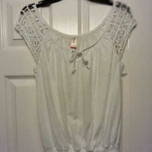 ***5/$20*** Cute White Top